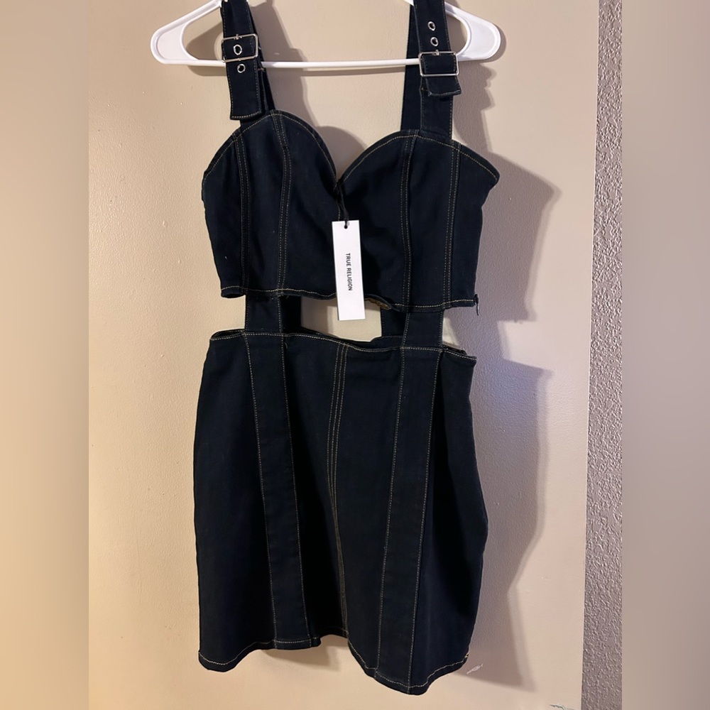 TR dress